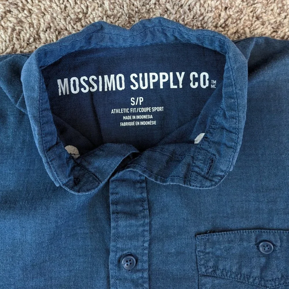 Mossimo Supply Co. Button Down - Picture 3 of 6